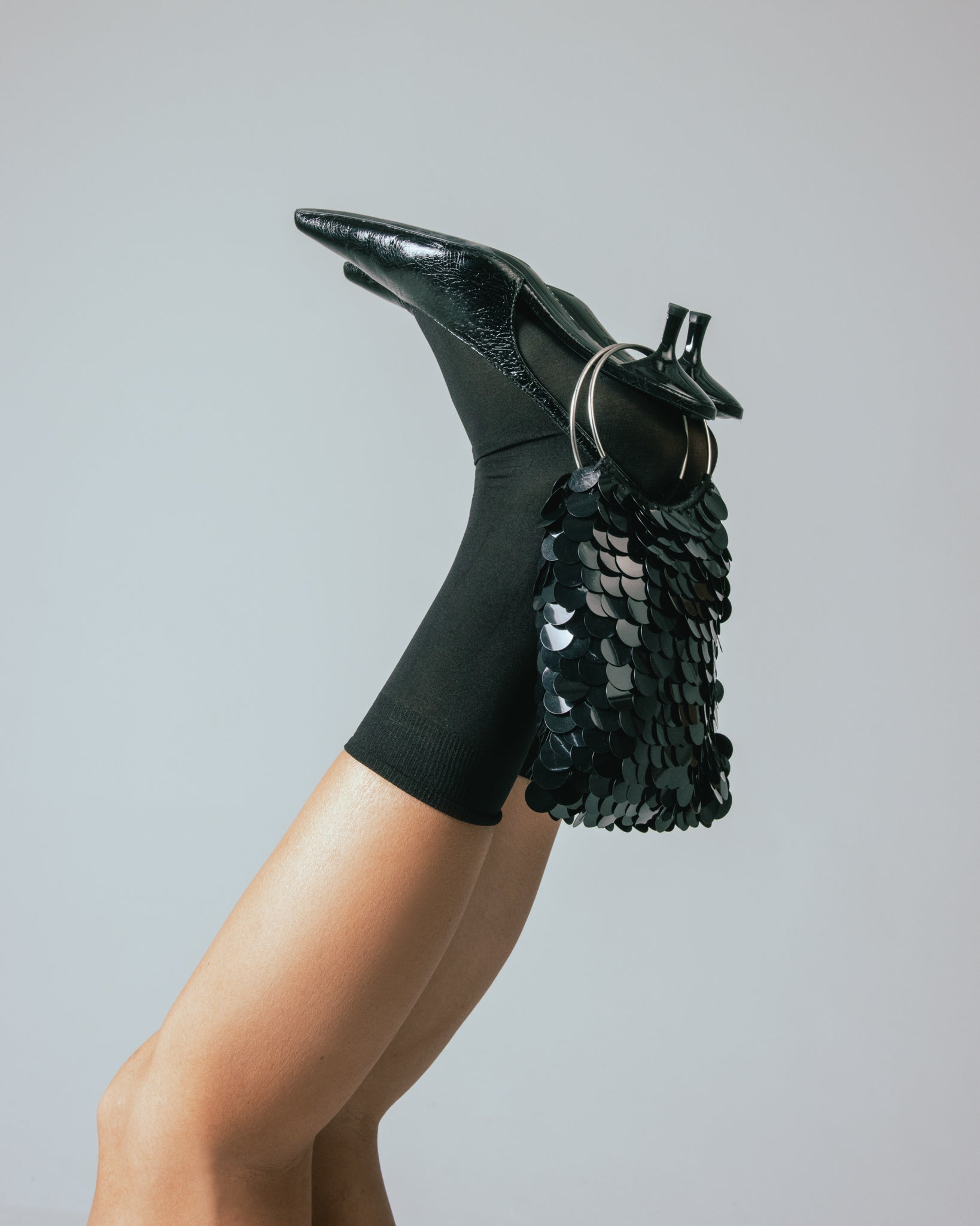 Cut-Out Gloves + Scale Bag